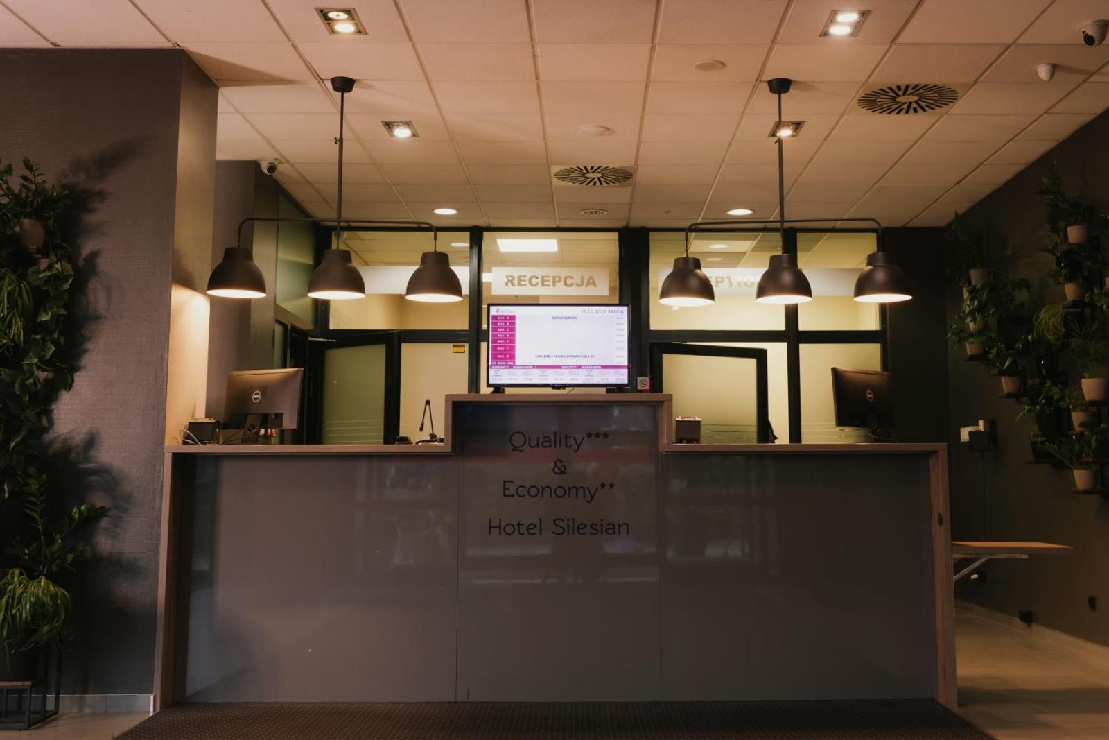 Economy Silesian Hotel Katoviçe Dış mekan fotoğraf