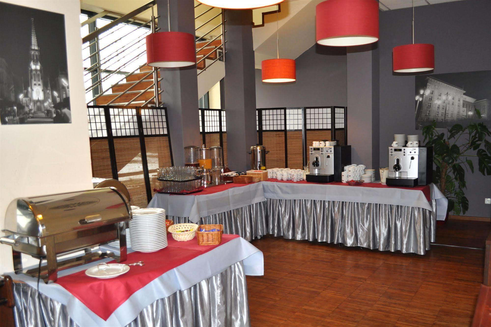 Economy Silesian Hotel Katoviçe Dış mekan fotoğraf